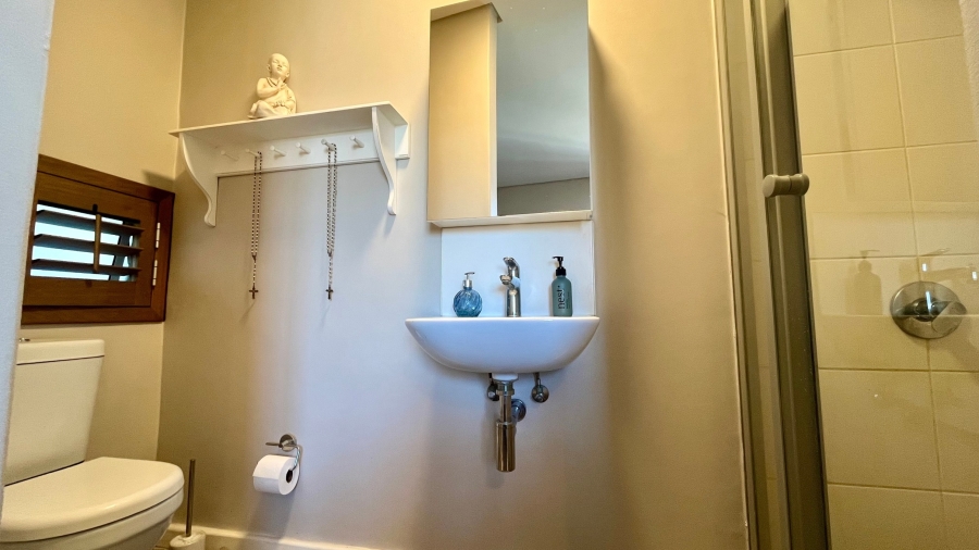 2 Bedroom Property for Sale in Somerset Lakes Western Cape